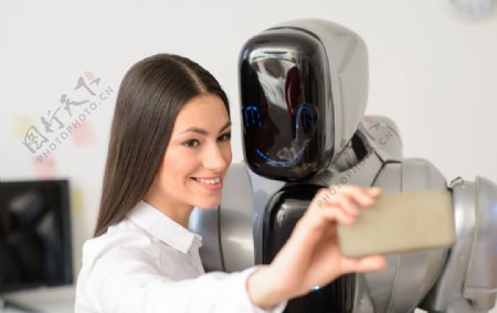 美女与机器人