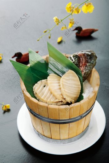 国内美食海鲜木桶饭图片