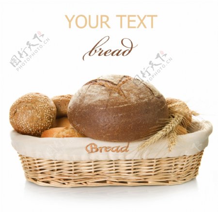 篮筐内的麦穗与面包图片