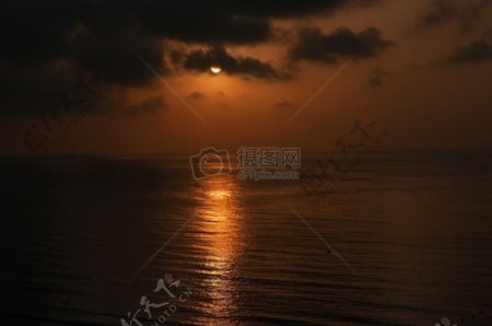 日落时分的海上风景