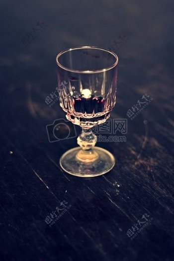 孤寂的葡萄酒