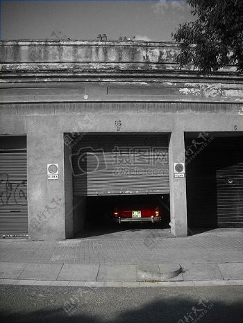 黑色和白色汽车红色车库巴塞罗那黑白复古汽车