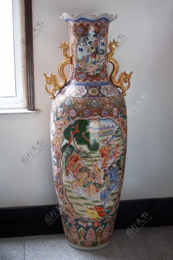 工艺彩绘大瓷花瓶图片