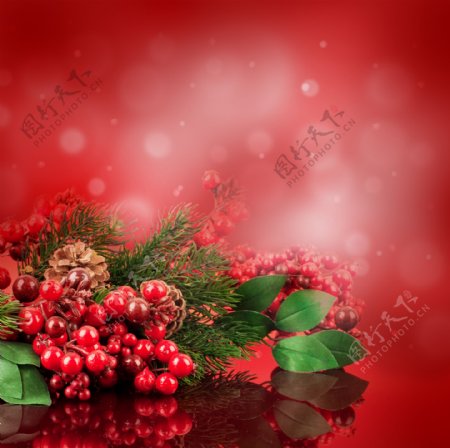 红色梦幻背景与圣诞装饰图片