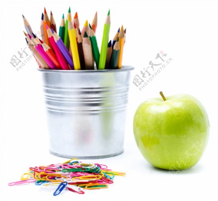 彩色画笔与青苹果图片
