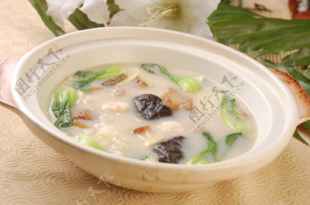 国内美食蘑菇青菜汤图片