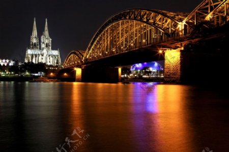外国城市桥梁夜景图片