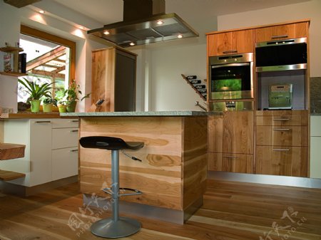 现代豪华厨房室内装饰图片