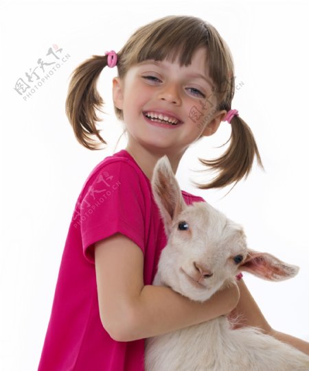 可爱小女孩与小羊图片