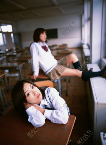 日本学生清纯女生12图片