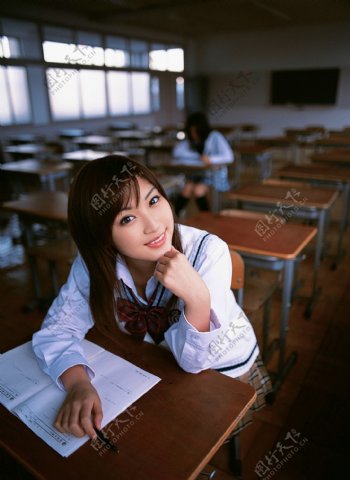 日本学生清纯女生16图片