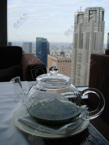 一个透明的茶壶