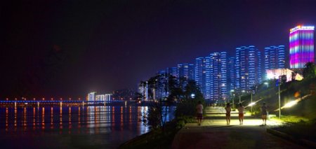 沿江步道夜景
