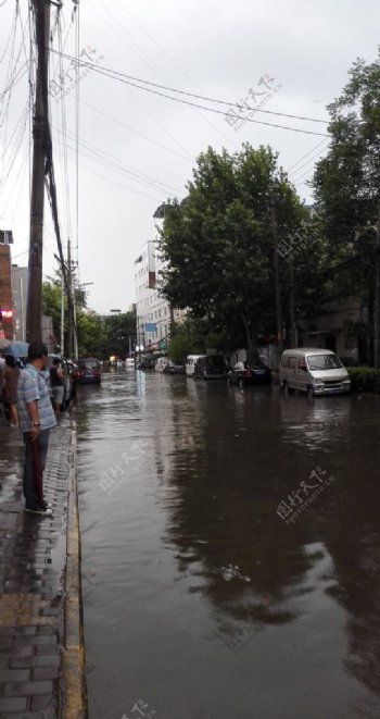 大水淹没的街道