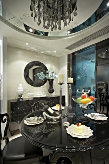 现代时尚黑色圆形装饰客厅室内装修效果图