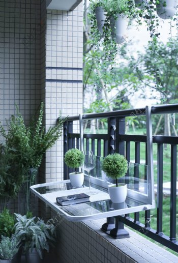 现代简约阳台绿植装饰实景效果图