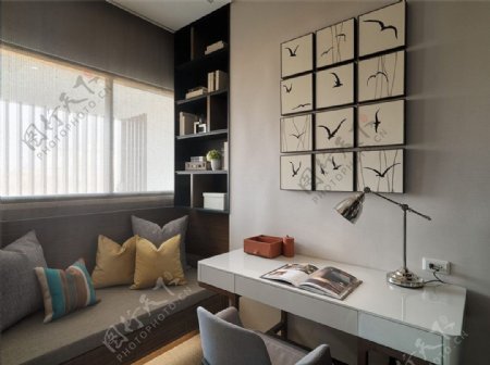 现代时尚清雅客厅浅灰色沙发室内装修效果图