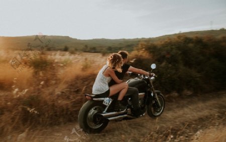 骑摩托旅行