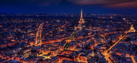 灯火辉煌的巴黎夜景