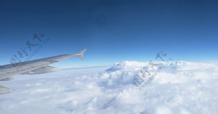 飞机拍摄唯美蓝天白云的美景