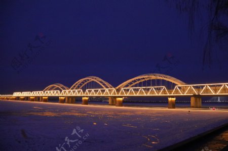 松花江大桥夜景