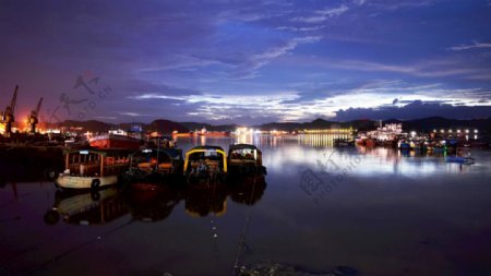 渔港夜景