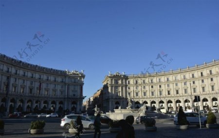 蓝天下的梵蒂冈圣彼得广场