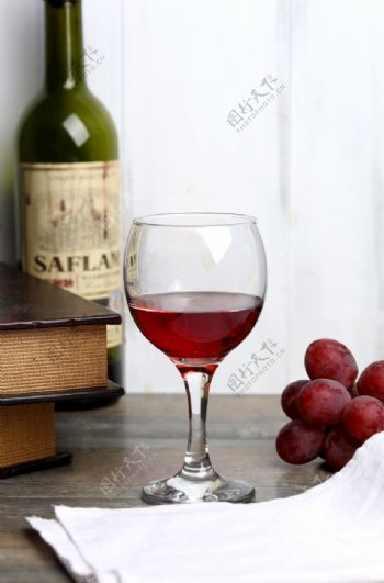 红酒红酒杯葡萄酒