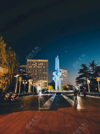 泉城广场标志夜景
