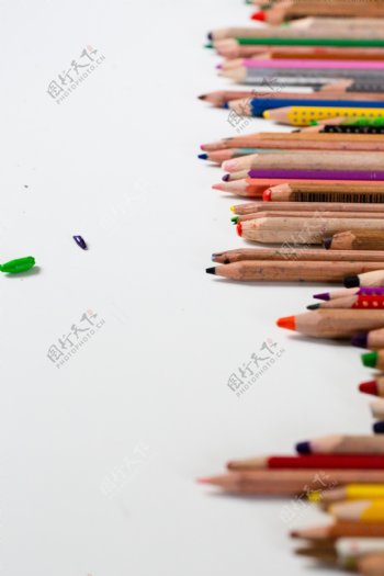 铅笔教育背景