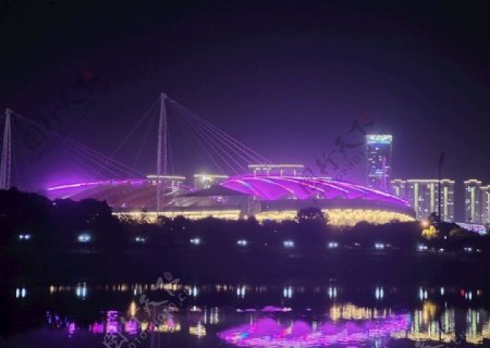 义乌梅湖体育馆夜景图片