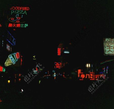 西街夜图片