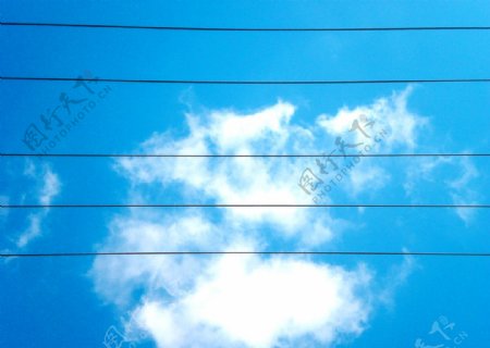 蓝天白云电线图片