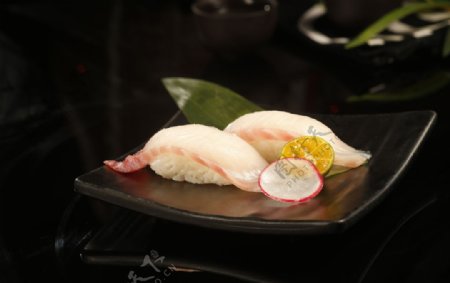 红章鱼日料手握寿司美食图片