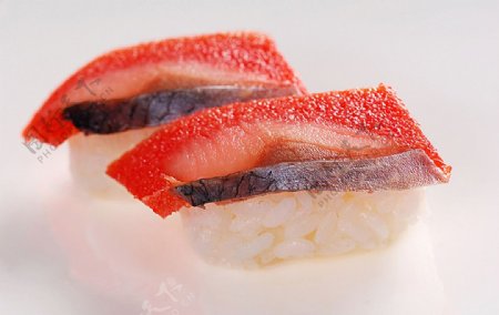 握寿司黄金鲱鱼图片