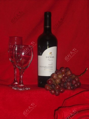 红酒葡萄酒杯图片