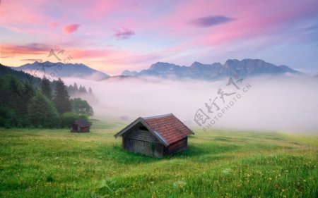 德国巴伐利亚阿尔卑斯山上的小屋