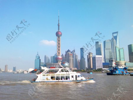 上海外滩东方明珠游船图片