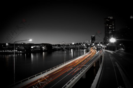 城市夜晚交通图片