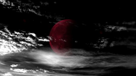 云在红色的月亮运动的背景视频免费下载