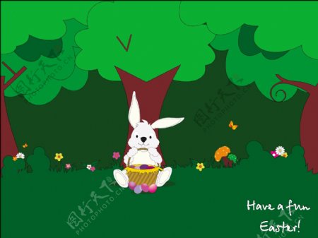 有趣的复活节兔子在树下的草地上