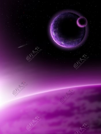 地球和月亮的紫色背景