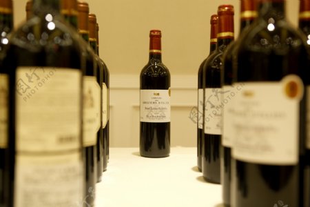 波尔多葡萄酒图片