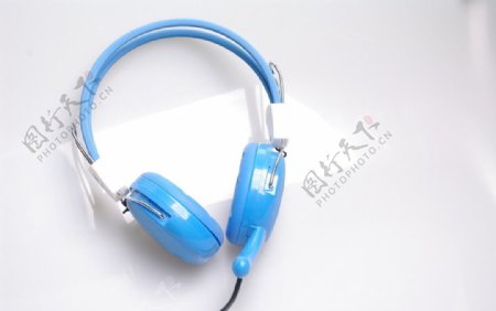 蓝色大耳机图片