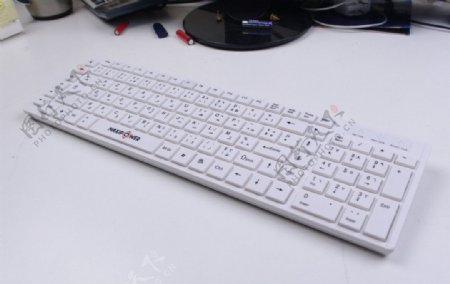 白色超薄键盘图片