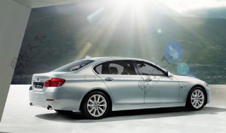BMW5系LI侧身图片