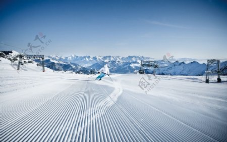 滑雪滑雪场雪山图片