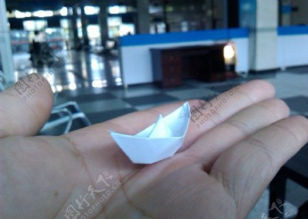 折纸纸船小白船图片
