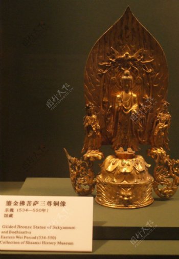 鎏金佛菩萨三尊铜像图片