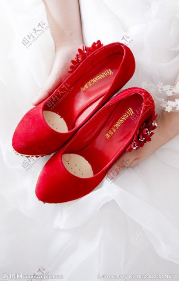 红鞋图片